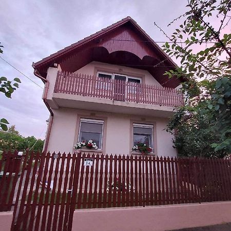 Almos Vendeghaz Apartment Hajduszoboszlo Exterior photo